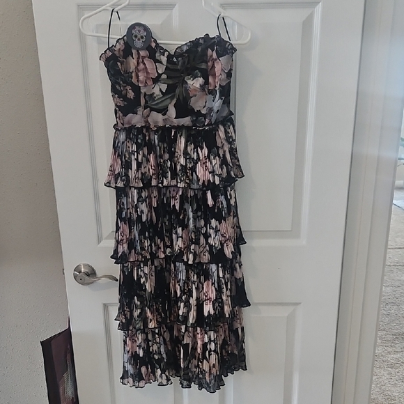 Vici Strapless Floral Black Dress - Picture 2 of 8